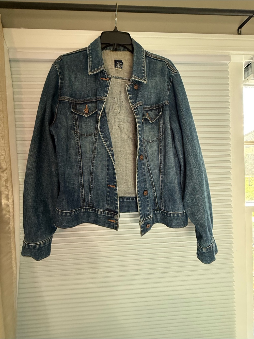 GAP Women's Medium Wash Denim Jacket - Blue